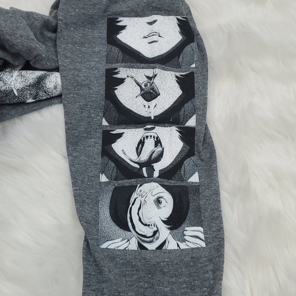 Junji Ito Collection Crunchyroll Ripple Junction gray top t-shirt women size L - Picture 6 of 7